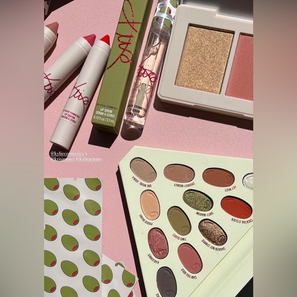 *HP* Kris Jenner Ultimate Bundle Kylie Cosmetics (5 Items) - Picture 16 of 16
